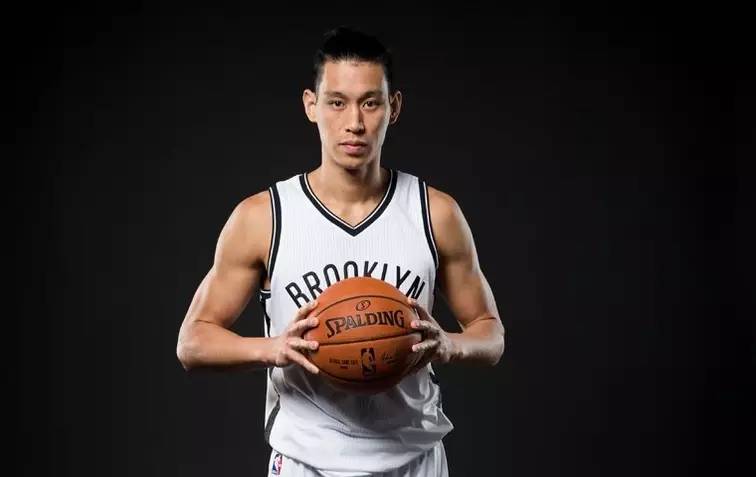 林书豪与球队签下一年新合同，将继续留在NBA