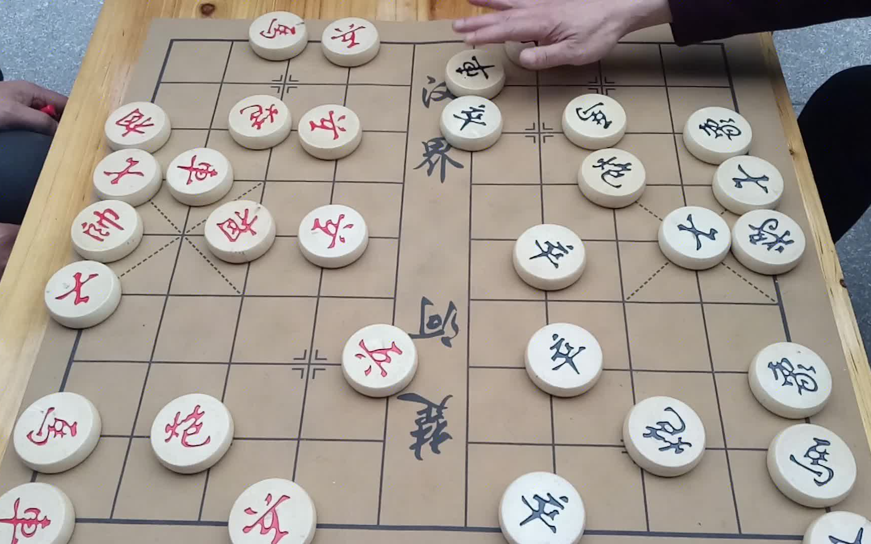 主帅指挥棋如排兵布阵坚毅不动摇